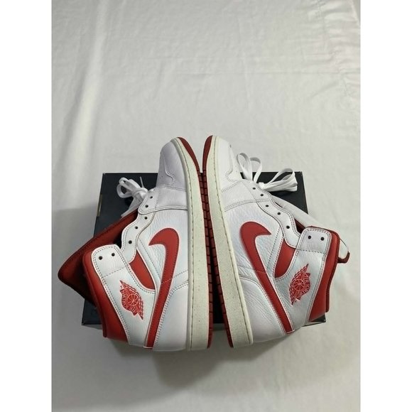New Mens Size 12 White Red Nike Air Jordan 1 Mid SE Basketball Shoes FJ3458 160 main image 2